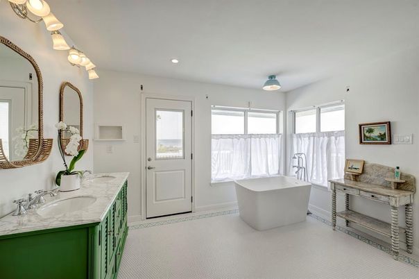 Bathroom, Dual Sink Vanities, Free Standing Baths, Interior, Recessed Lighting