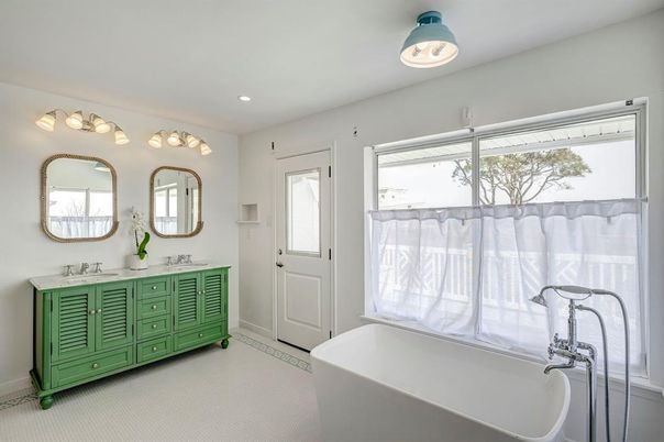 Bathroom, Dual Sink Vanities, Free Standing Baths, Interior, Recessed Lighting
