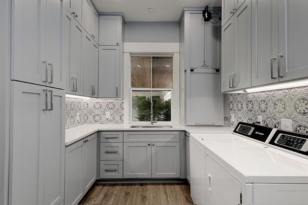 Interior, Washer, Wood Texture Flooring