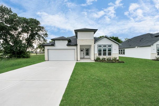 Attached, Backyard, Exterior, Facade, Modern