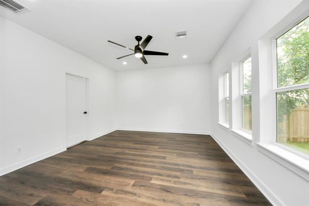 Empty room, Interior, Recessed Lighting, Wood Texture Flooring