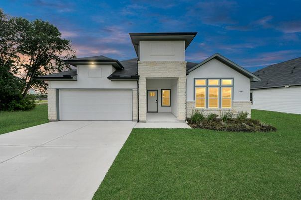 Attached, Exterior, Facade, Modern