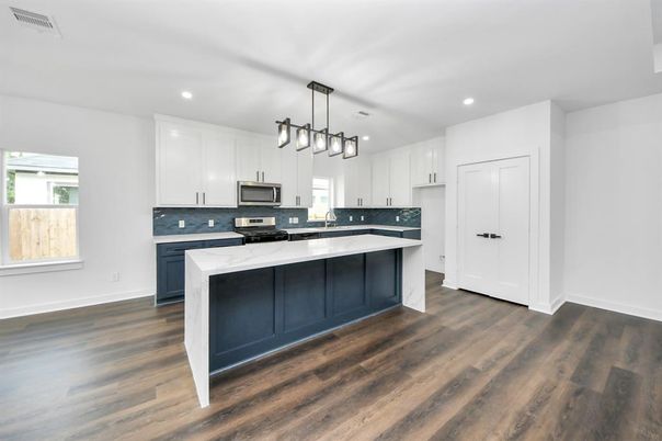Interior, Kitchen, Pendant Lights, Recessed Lighting, Wood Texture Flooring