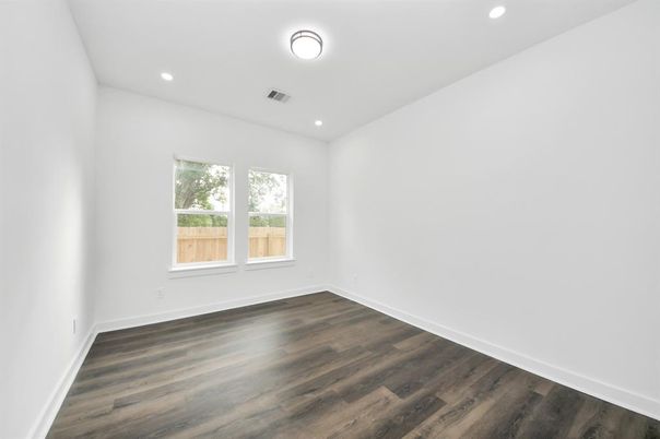 Empty room, Interior, Recessed Lighting, Wood Texture Flooring
