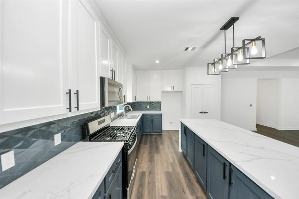 Interior, Kitchen, Pendant Lights, Recessed Lighting, Wood Texture Flooring