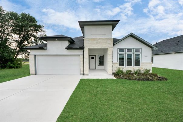 Attached, Exterior, Facade, Modern