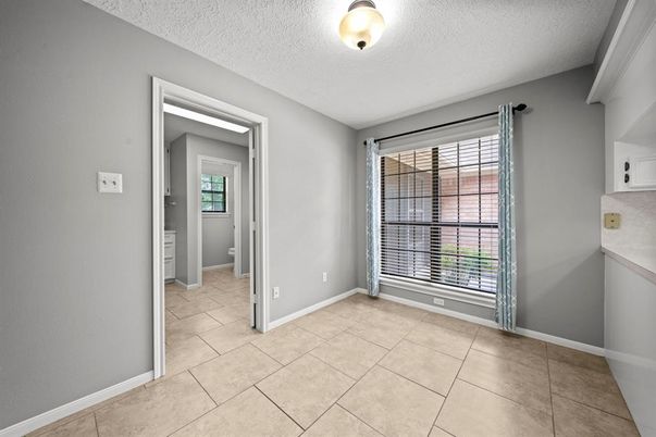 Empty room, Interior