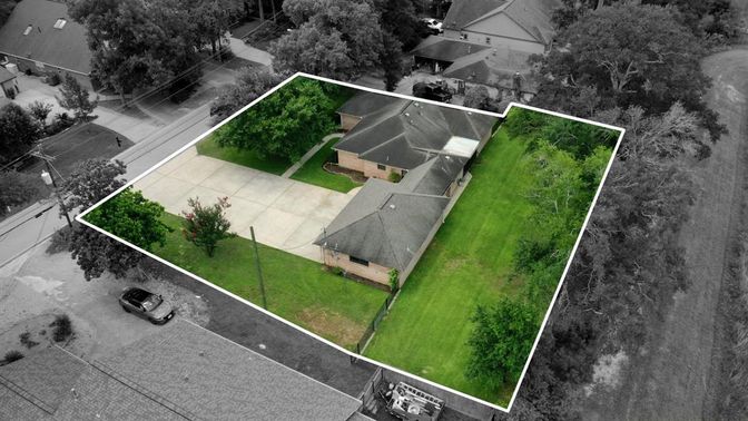 Exterior, Drone
