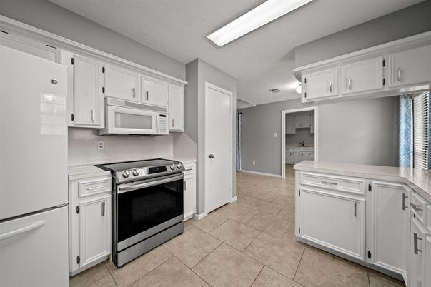 Interior, Kitchen, Stainless Steel Appliances