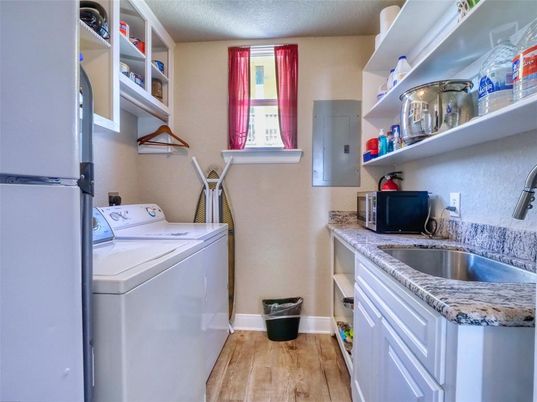 Interior, Washer, Wood Texture Flooring