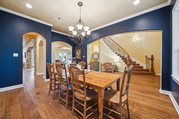 Chandelier, Dining room, Interior, Recessed Lighting, Wood Texture Flooring
