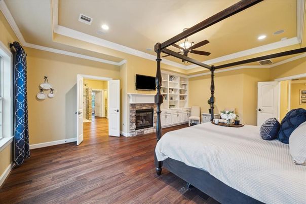 Bedroom, Fireplace, Interior, Recessed Lighting, Wood Texture Flooring