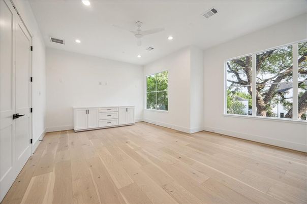 Empty room, Interior, Recessed Lighting, Wood Texture Flooring