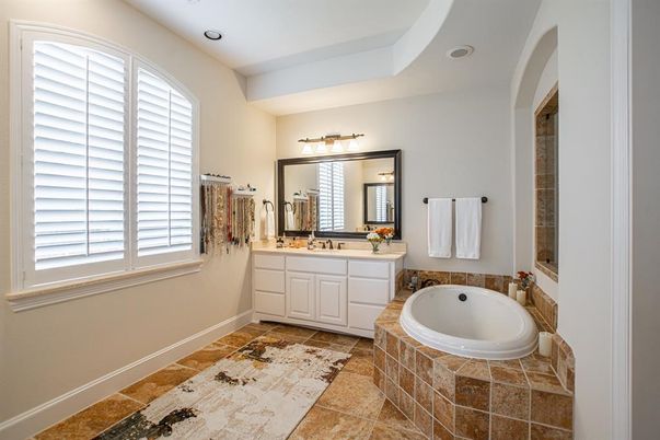 Bathroom, Dual Sink Vanities, Interior, Recessed Lighting