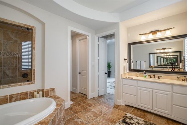 Bathroom, Dual Sink Vanities, Interior
