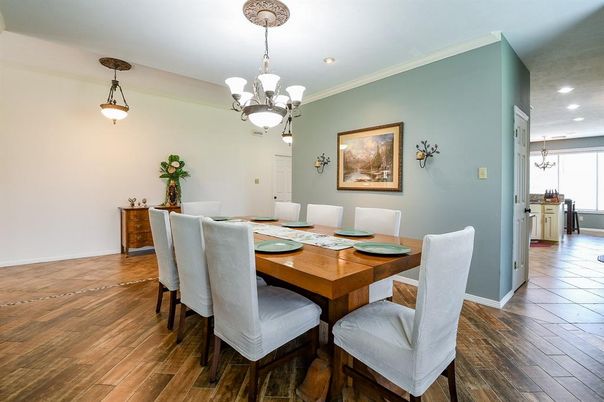 Chandelier, Dining room, Interior, Pendant Lights, Recessed Lighting, Wood Texture Flooring