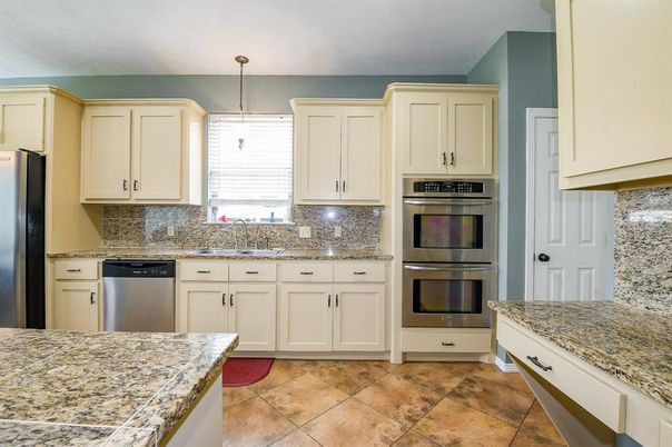 Interior, Kitchen, Pendant Lights, Stainless Steel Appliances