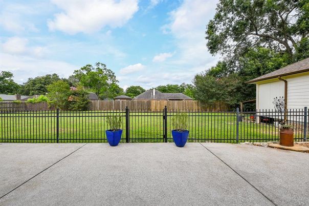 Backyard, Exterior