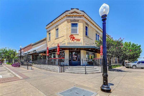 Exterior, Facade, None