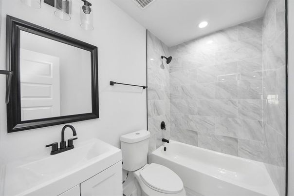 Bathroom, Interior, Recessed Lighting