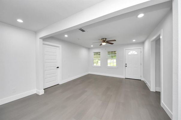 Empty room, Interior, Recessed Lighting, Wood Texture Flooring