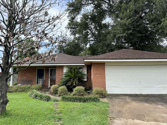 Attached, Exterior, Facade, Brick Facade, Ranch