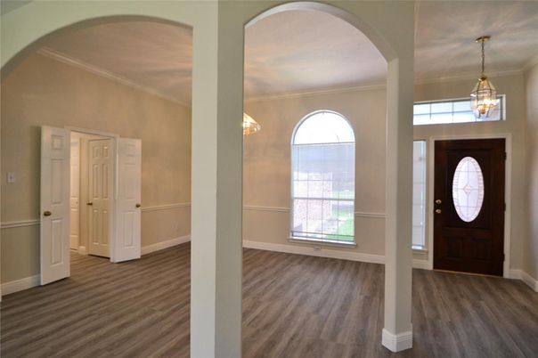 Interior, Pendant Lights, Wood Texture Flooring