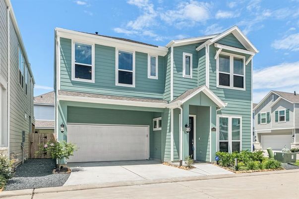 Attached, Exterior, Facade, Rowhouse