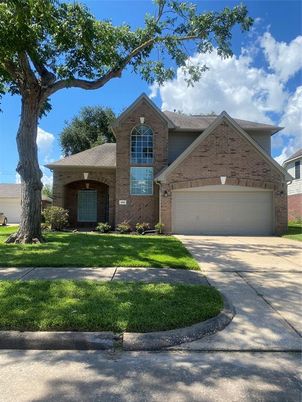 Attached, Exterior, Facade, Brick Facade, Brick Traditional