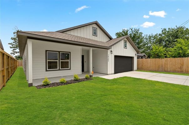 Attached, Backyard, Exterior, Facade, Farmhouse