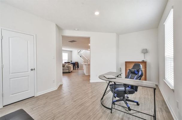 Home Office, Interior, Recessed Lighting, Wood Texture Flooring