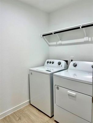 Interior, Washer, Wood Texture Flooring