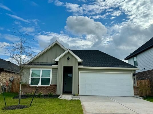 Attached, Exterior, Facade, Brick Facade, American Craftsman