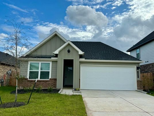 Attached, Exterior, Facade, Brick Facade, American Craftsman