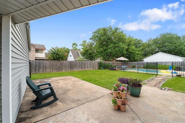 Backyard, Exterior