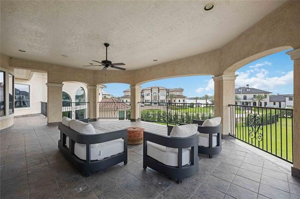Exterior, Recessed Lighting