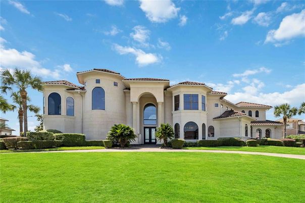 Backyard, Exterior, Facade, Mediterranean
