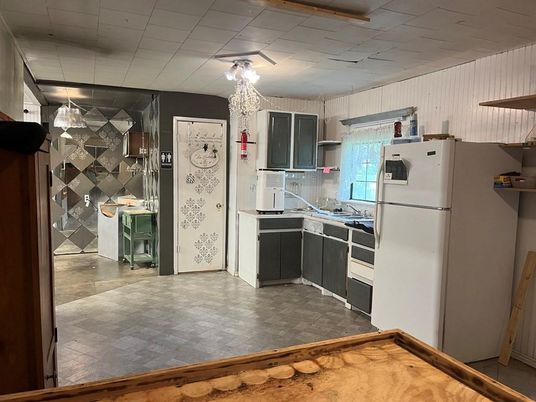 Chandelier, Interior, Kitchen