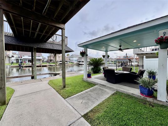 Exterior, Water