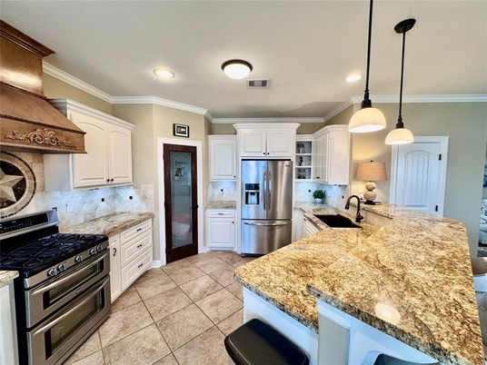 Interior, Kitchen, Pendant Lights, Recessed Lighting, Stainless Steel Appliances