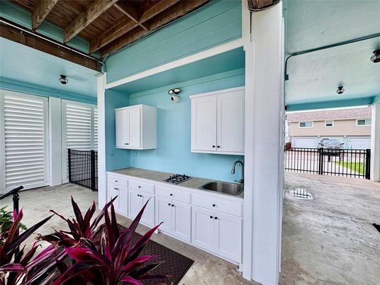 Interior, Washer, Wooden Beams, Wooden Ceilings