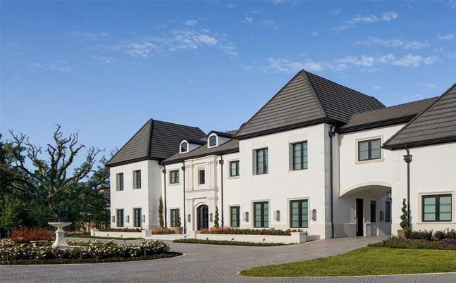 Exterior, Facade, French Provincial