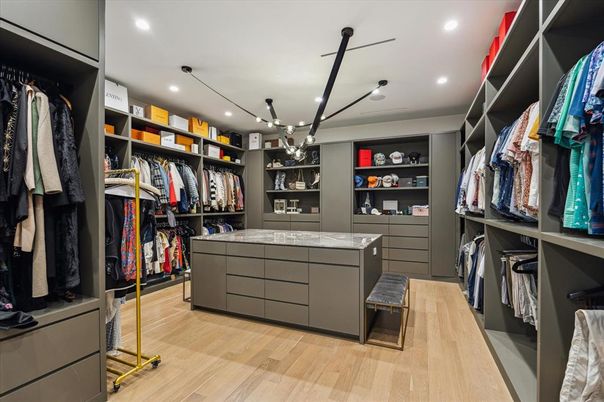 Interior, Pendant Lights, Recessed Lighting, Walk-in Closets, Wood Texture Flooring