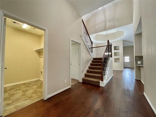 Interior, Pendant Lights, Wood Texture Flooring