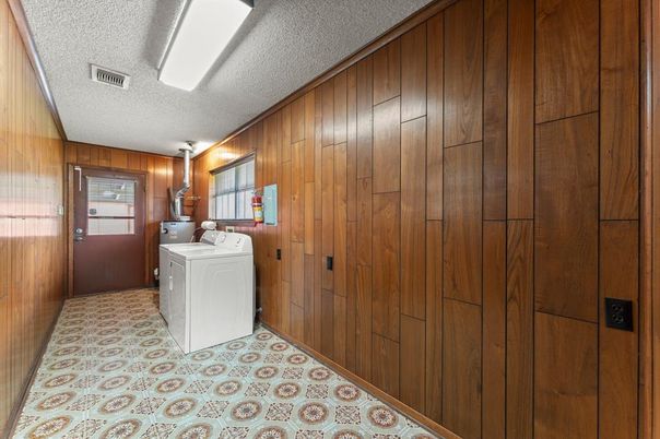 Interior, Washer, Wooden Walls