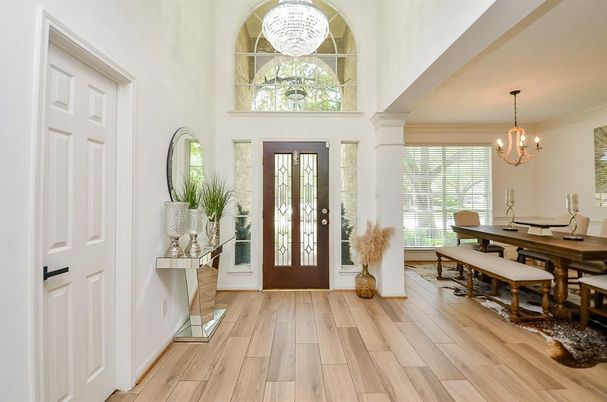 Chandelier, Dining room, Interior, Wood Texture Flooring