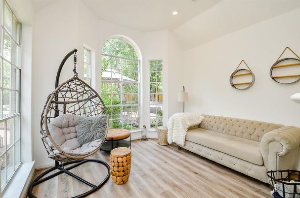 Interior, Recessed Lighting, Wood Texture Flooring