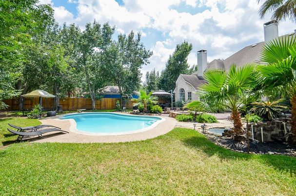 Backyard, Exterior, Pool