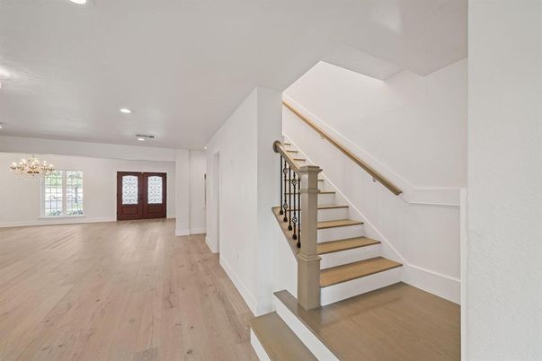 Interior, Recessed Lighting, Wood Texture Flooring
