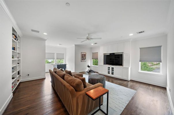 Interior, Living room, Recessed Lighting, Wood Texture Flooring